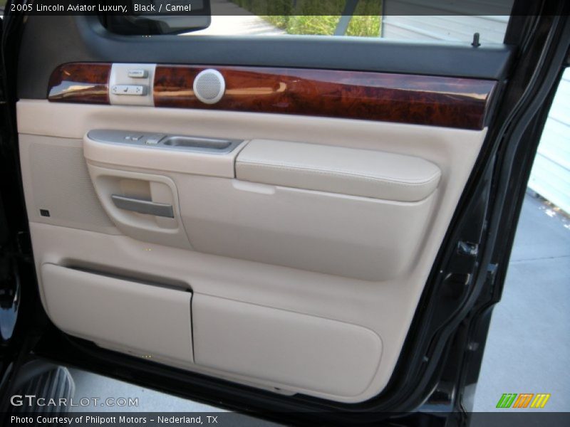Black / Camel 2005 Lincoln Aviator Luxury