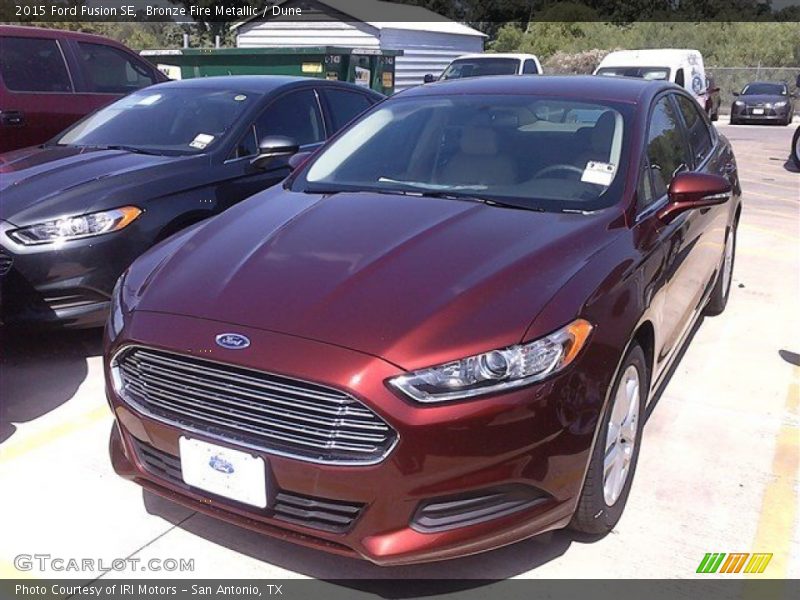 Front 3/4 View of 2015 Fusion SE