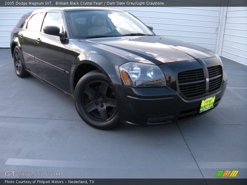 Brilliant Black Crystal Pearl / Dark Slate Gray/Light Graystone 2005 Dodge Magnum SXT