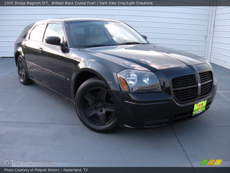 Brilliant Black Crystal Pearl / Dark Slate Gray/Light Graystone 2005 Dodge Magnum SXT