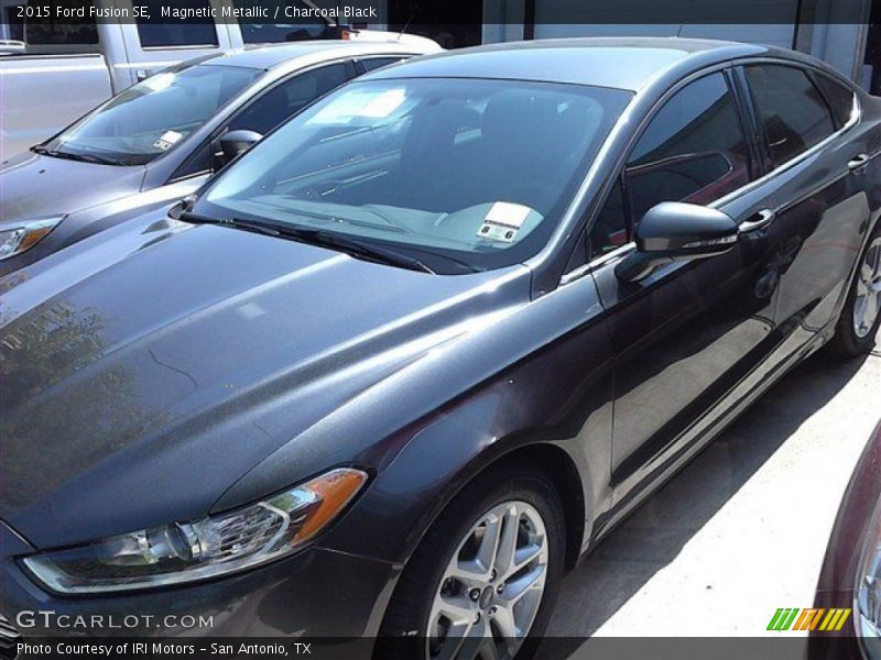 Magnetic Metallic / Charcoal Black 2015 Ford Fusion SE