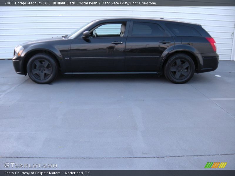Brilliant Black Crystal Pearl / Dark Slate Gray/Light Graystone 2005 Dodge Magnum SXT