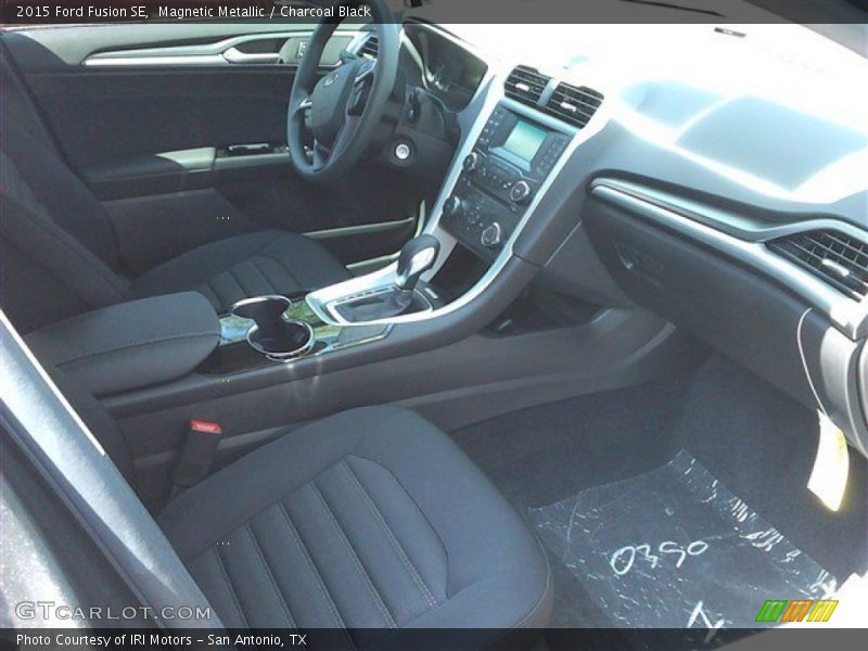 Magnetic Metallic / Charcoal Black 2015 Ford Fusion SE