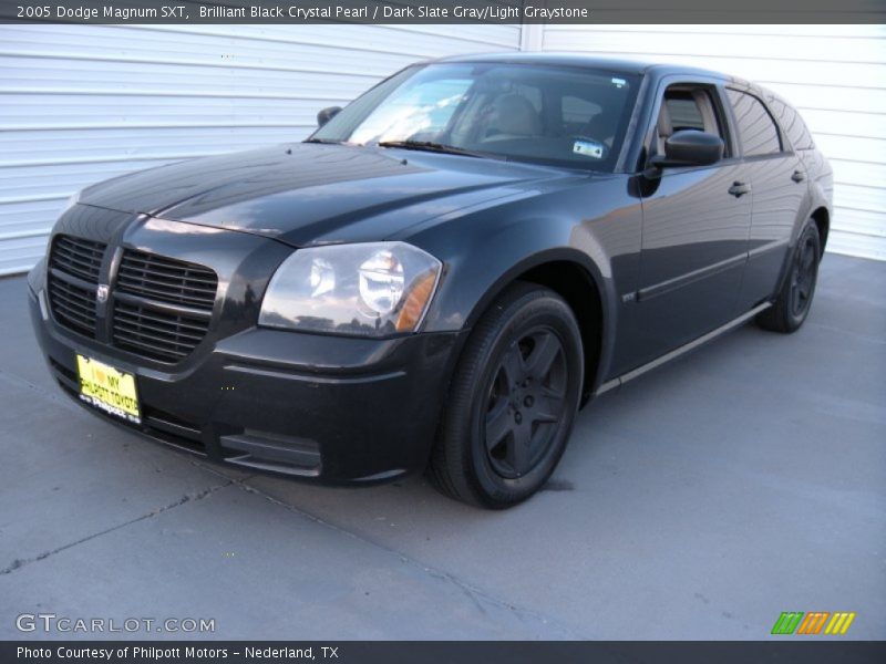 Brilliant Black Crystal Pearl / Dark Slate Gray/Light Graystone 2005 Dodge Magnum SXT