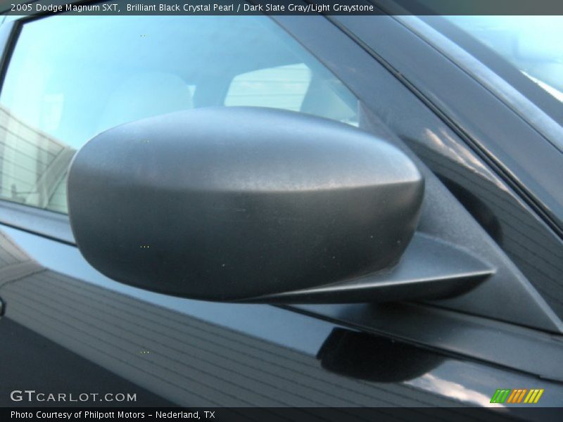 Brilliant Black Crystal Pearl / Dark Slate Gray/Light Graystone 2005 Dodge Magnum SXT