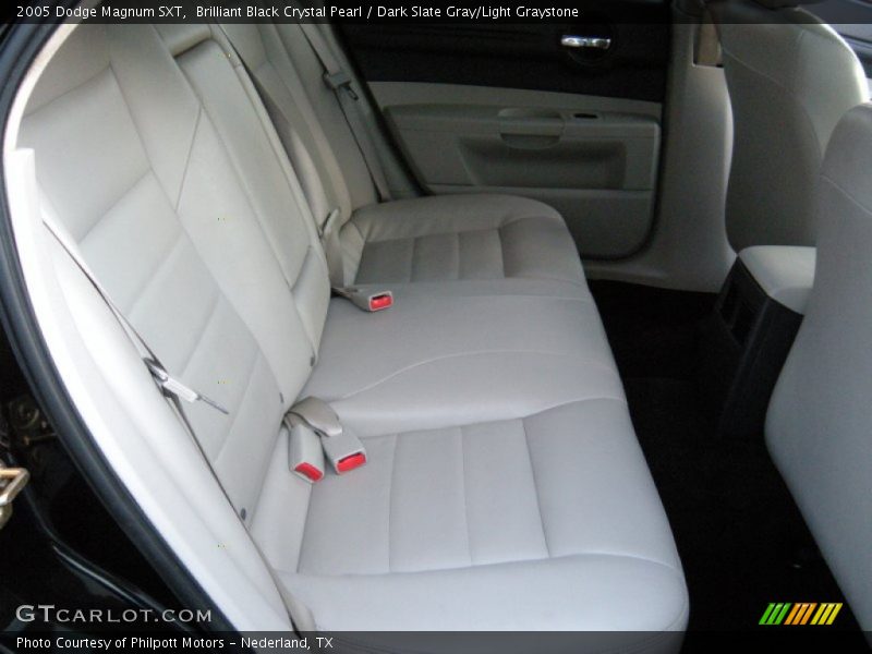Brilliant Black Crystal Pearl / Dark Slate Gray/Light Graystone 2005 Dodge Magnum SXT