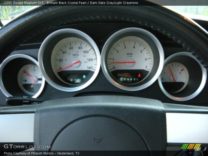 Brilliant Black Crystal Pearl / Dark Slate Gray/Light Graystone 2005 Dodge Magnum SXT