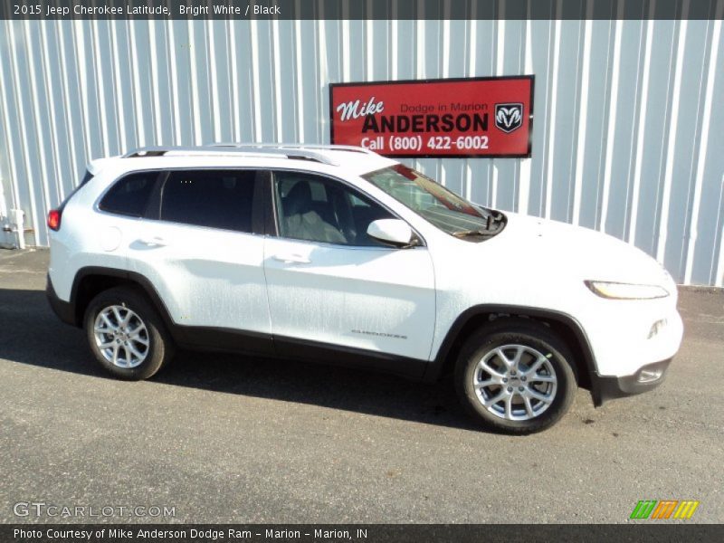 Bright White / Black 2015 Jeep Cherokee Latitude
