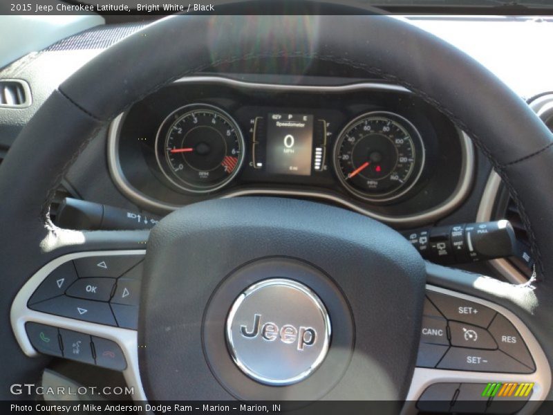 Bright White / Black 2015 Jeep Cherokee Latitude