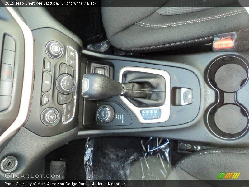 Bright White / Black 2015 Jeep Cherokee Latitude