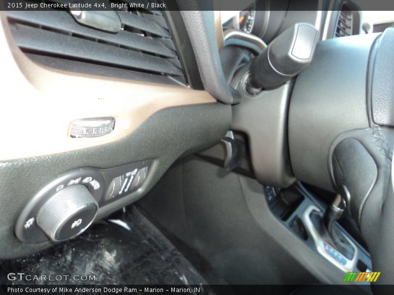 Bright White / Black 2015 Jeep Cherokee Latitude 4x4