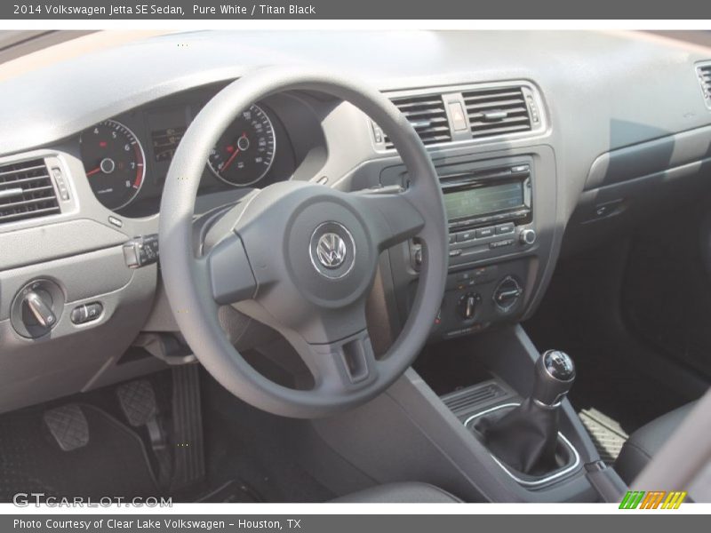 Pure White / Titan Black 2014 Volkswagen Jetta SE Sedan