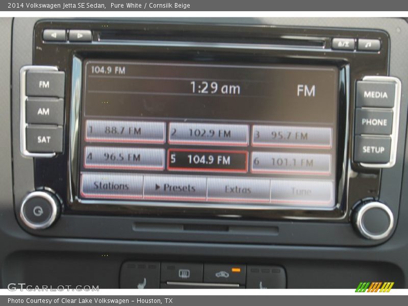 Pure White / Cornsilk Beige 2014 Volkswagen Jetta SE Sedan