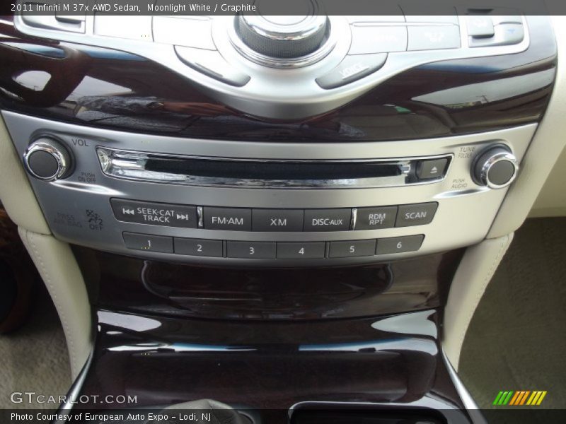 Moonlight White / Graphite 2011 Infiniti M 37x AWD Sedan