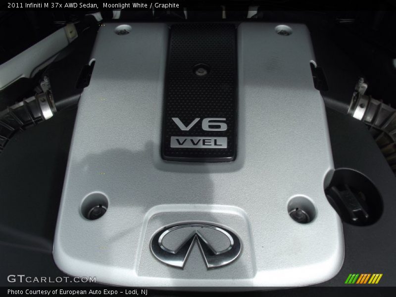 Moonlight White / Graphite 2011 Infiniti M 37x AWD Sedan