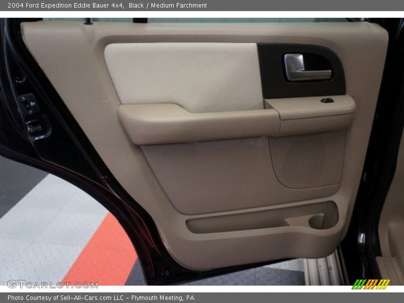 Black / Medium Parchment 2004 Ford Expedition Eddie Bauer 4x4