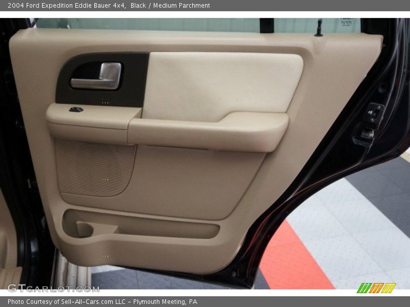 Black / Medium Parchment 2004 Ford Expedition Eddie Bauer 4x4