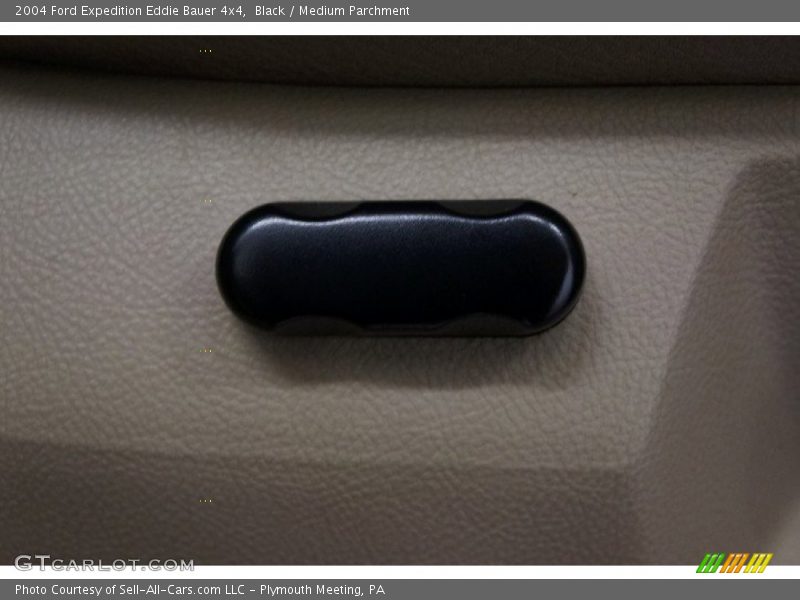 Black / Medium Parchment 2004 Ford Expedition Eddie Bauer 4x4