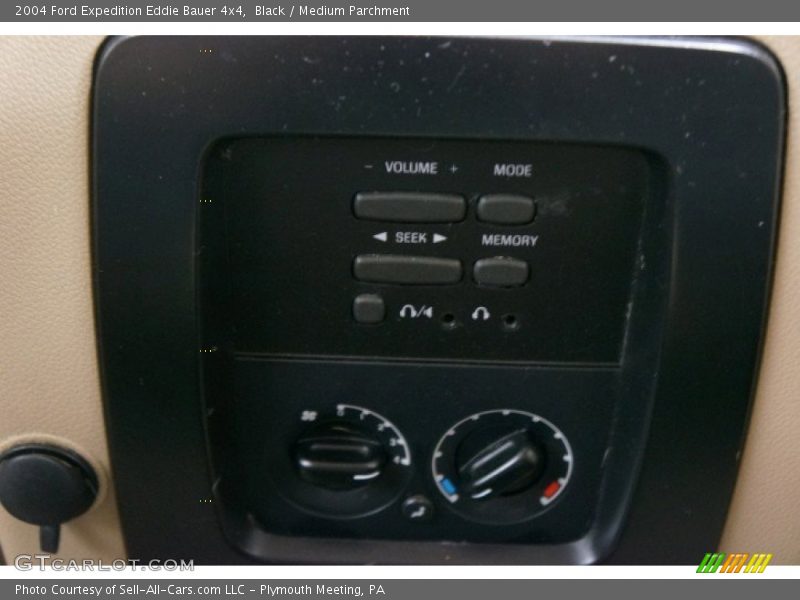 Black / Medium Parchment 2004 Ford Expedition Eddie Bauer 4x4