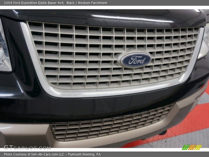 Black / Medium Parchment 2004 Ford Expedition Eddie Bauer 4x4