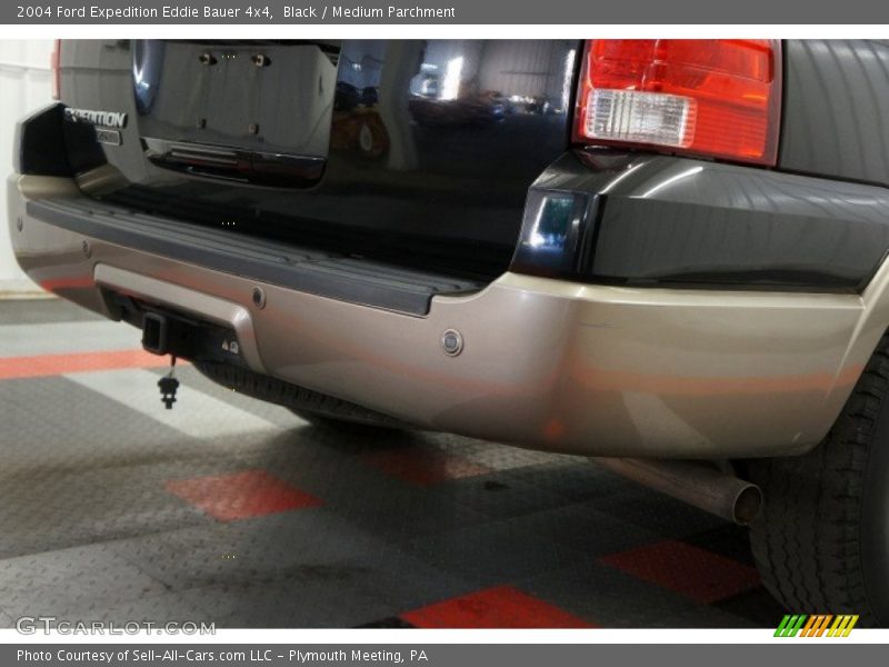 Black / Medium Parchment 2004 Ford Expedition Eddie Bauer 4x4