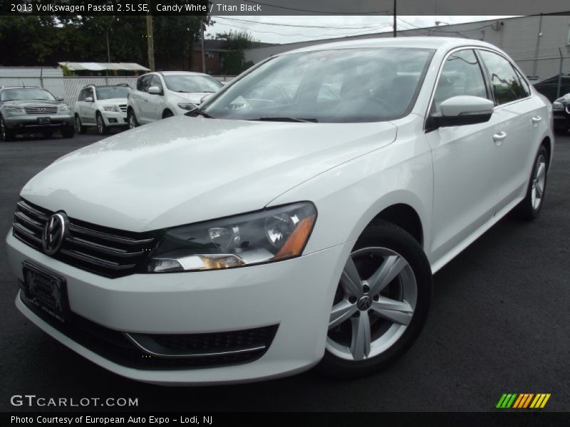 Candy White / Titan Black 2013 Volkswagen Passat 2.5L SE