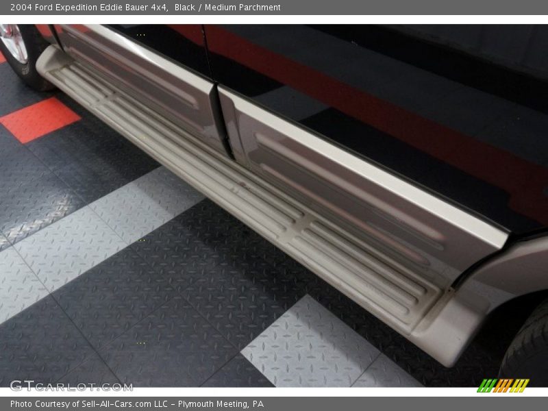Black / Medium Parchment 2004 Ford Expedition Eddie Bauer 4x4