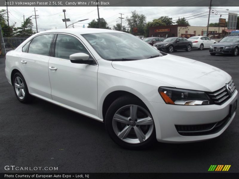 Candy White / Titan Black 2013 Volkswagen Passat 2.5L SE