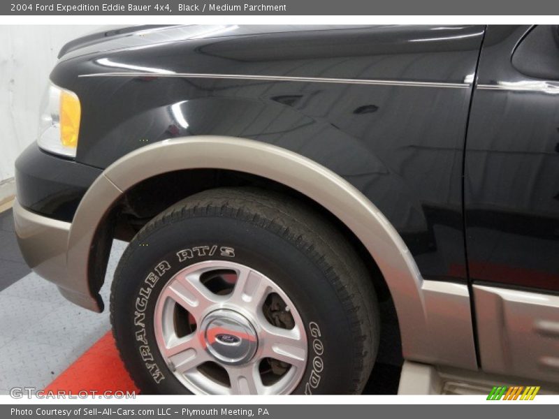 Black / Medium Parchment 2004 Ford Expedition Eddie Bauer 4x4