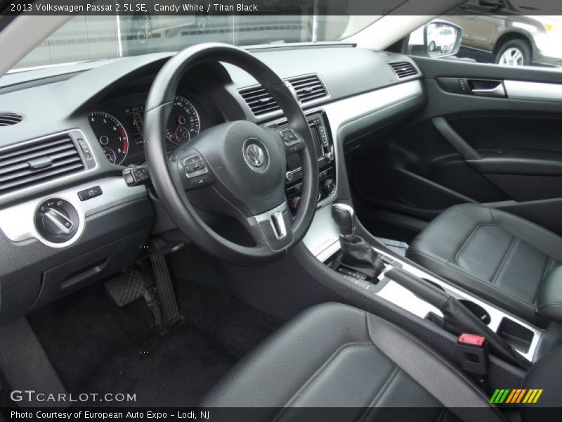 Candy White / Titan Black 2013 Volkswagen Passat 2.5L SE