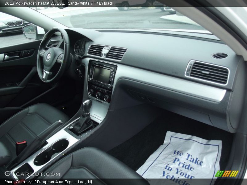 Candy White / Titan Black 2013 Volkswagen Passat 2.5L SE