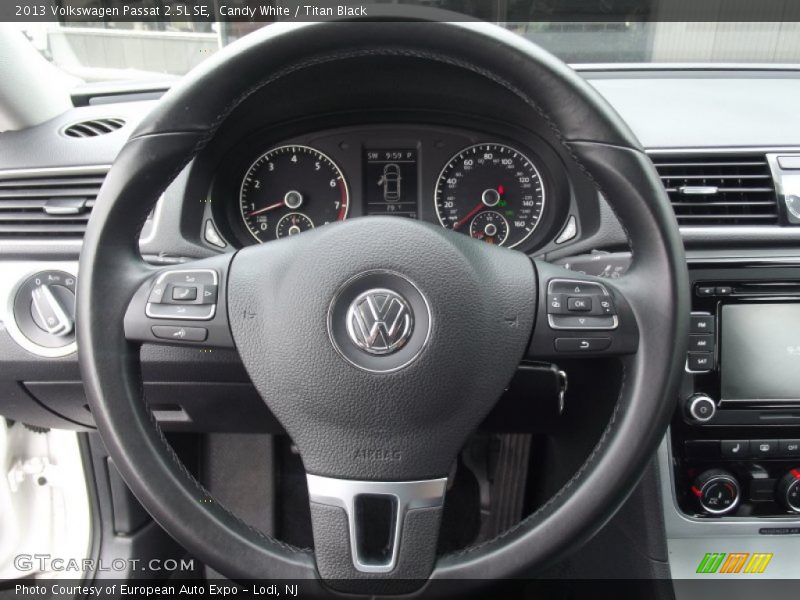 Candy White / Titan Black 2013 Volkswagen Passat 2.5L SE