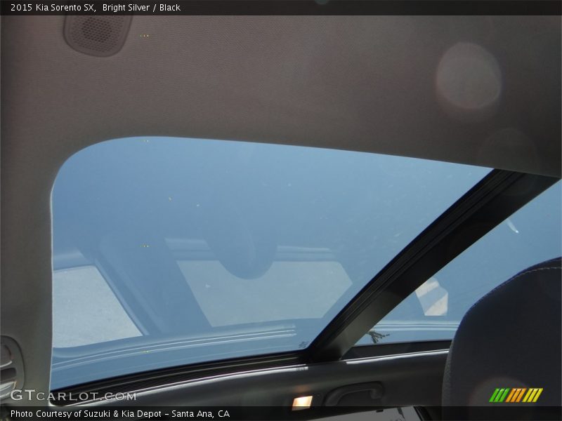 Bright Silver / Black 2015 Kia Sorento SX