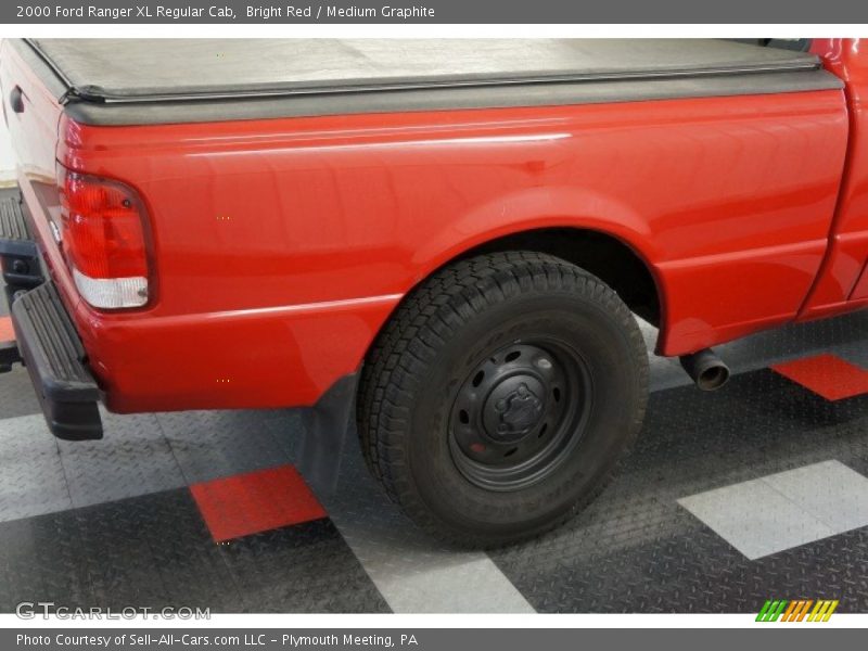 Bright Red / Medium Graphite 2000 Ford Ranger XL Regular Cab