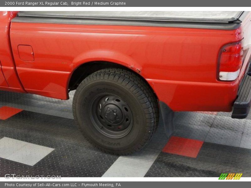 Bright Red / Medium Graphite 2000 Ford Ranger XL Regular Cab