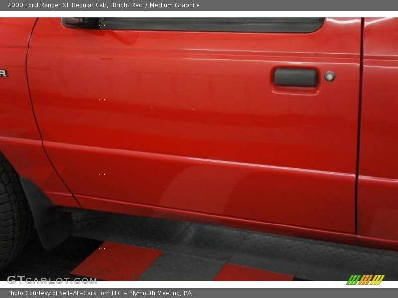 Bright Red / Medium Graphite 2000 Ford Ranger XL Regular Cab