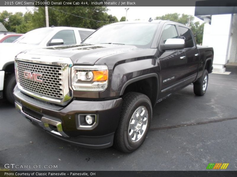 Front 3/4 View of 2015 Sierra 2500HD Denali Crew Cab 4x4