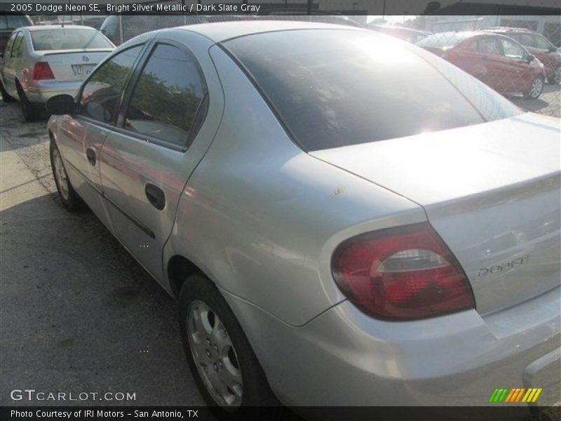 Bright Silver Metallic / Dark Slate Gray 2005 Dodge Neon SE