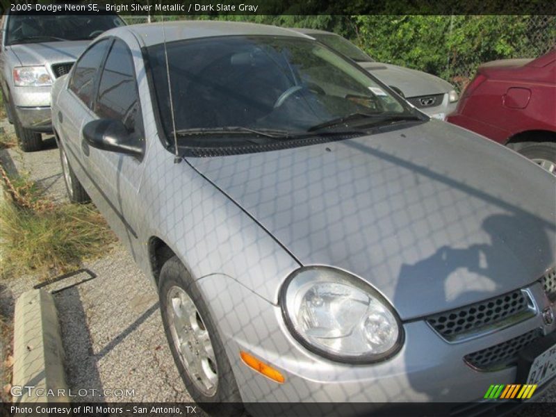 Bright Silver Metallic / Dark Slate Gray 2005 Dodge Neon SE
