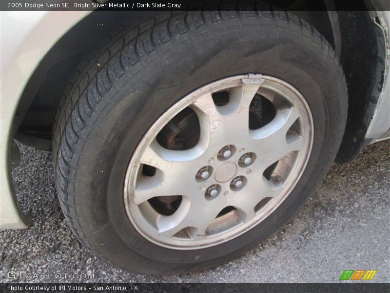 Bright Silver Metallic / Dark Slate Gray 2005 Dodge Neon SE