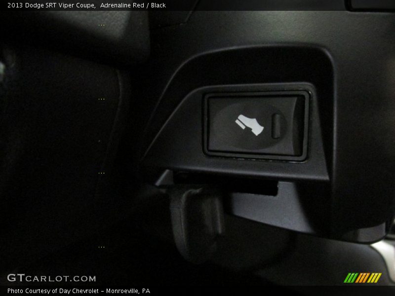 Adrenaline Red / Black 2013 Dodge SRT Viper Coupe