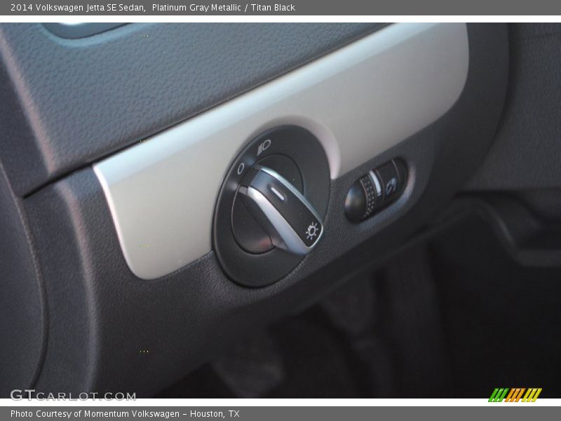 Platinum Gray Metallic / Titan Black 2014 Volkswagen Jetta SE Sedan