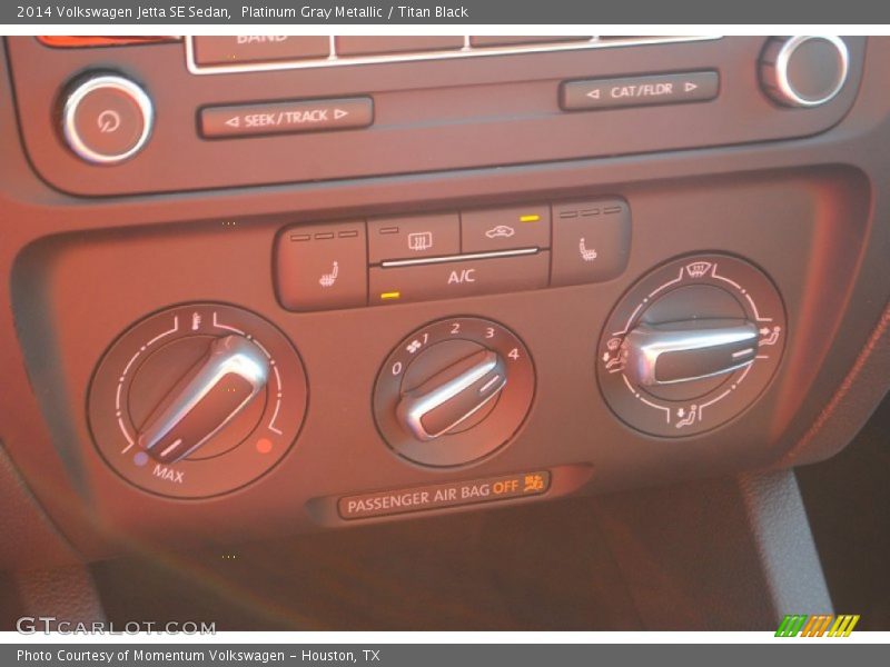 Platinum Gray Metallic / Titan Black 2014 Volkswagen Jetta SE Sedan