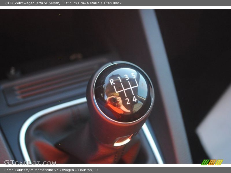 Platinum Gray Metallic / Titan Black 2014 Volkswagen Jetta SE Sedan