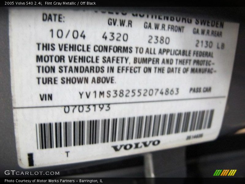 Flint Gray Metallic / Off Black 2005 Volvo S40 2.4i