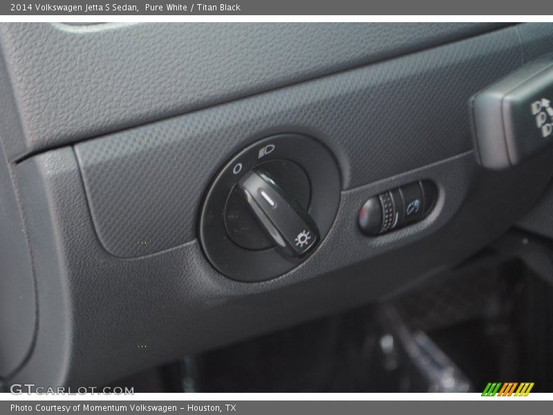 Pure White / Titan Black 2014 Volkswagen Jetta S Sedan