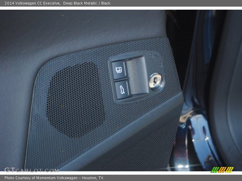 Deep Black Metallic / Black 2014 Volkswagen CC Executive