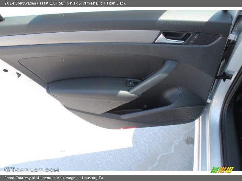Reflex Silver Metallic / Titan Black 2014 Volkswagen Passat 1.8T SE
