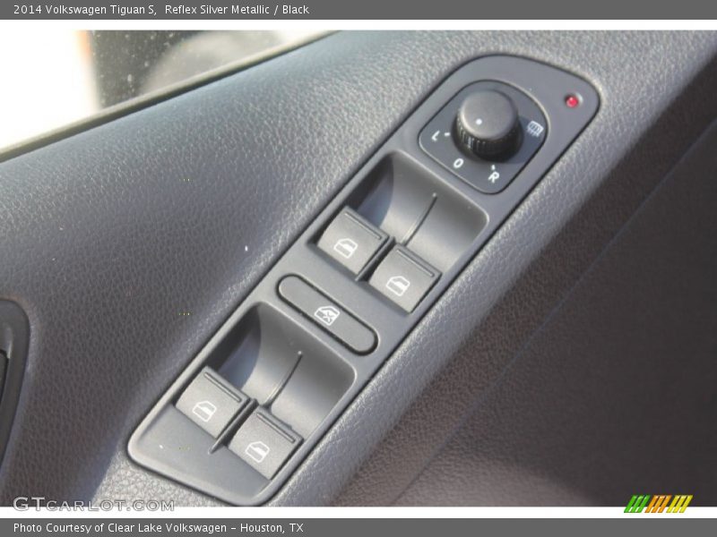 Reflex Silver Metallic / Black 2014 Volkswagen Tiguan S