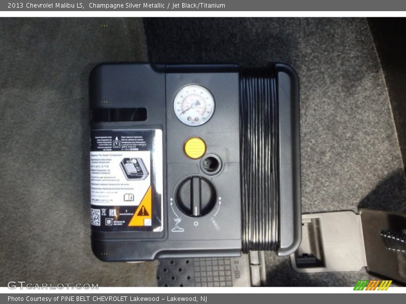Champagne Silver Metallic / Jet Black/Titanium 2013 Chevrolet Malibu LS